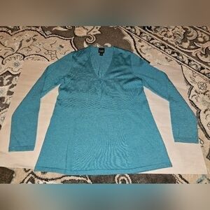 Eileen Fisher  XS Teal Italian Yarn V-Neck Sweater ♦️